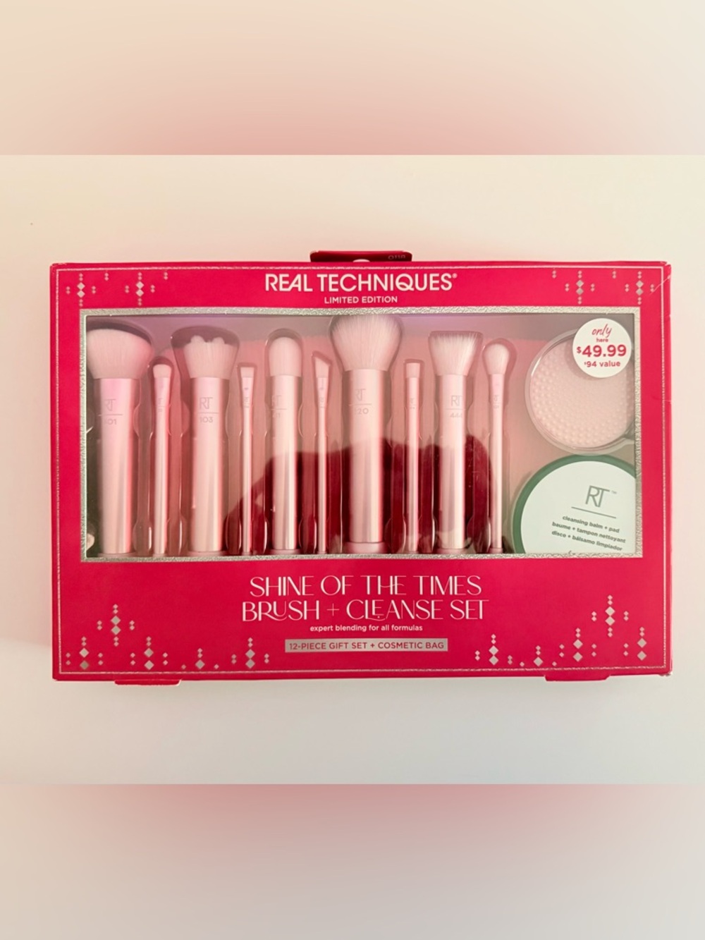 Real Techniques Pink Brush & Cleanse Gift Set